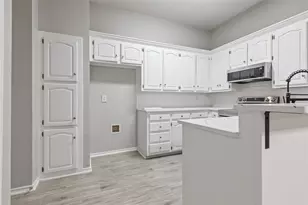 304 Moore Creek Rd, Hurst, TX 76053 - Photo 6