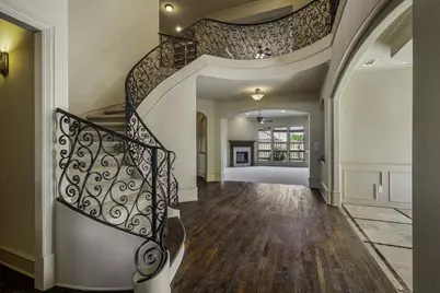 6916 Cannon Falls Drive, Lewisville, TX 75024 - Photo 2