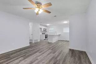 303 Mansfield Rd, Cleburne, TX 76031 - Photo 10