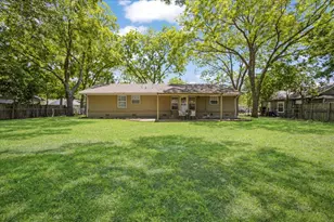 470 W Marshall St, Van Alstyne, TX 75495 - Photo 32