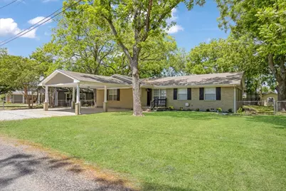 470 W Marshall Street, Van Alstyne, TX 75495 - Photo 1