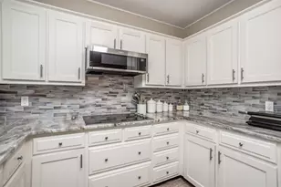 2002 Everglade Dr, Gainesville, TX 76240 - Photo 8