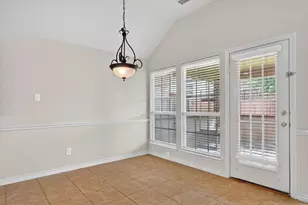 4502 Warbler Ln, Garland, TX 75043 - Photo 6