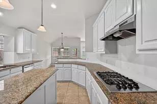4502 Warbler Ln, Garland, TX 75043 - Photo 8