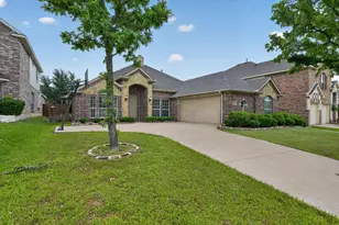 4502 Warbler Ln, Garland, TX 75043 - Photo 2