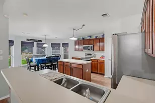 1028 Cedar Ridge Ln, Burleson, TX 76028 - Photo 8
