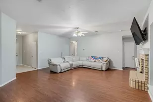 1028 Cedar Ridge Ln, Burleson, TX 76028 - Photo 6