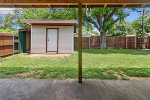 3939 E 4th St, Fort Worth, TX 76111 - Photo 24