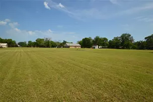 5913 Farm Road 1528, Klondike, TX 75448 - Photo 16