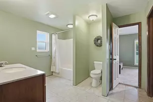 573 County Rd 3592, Paradise, TX 76073 - Photo 16
