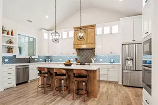 704 Abbey Rd, Van Alstyne, TX 75495 - Photo 6
