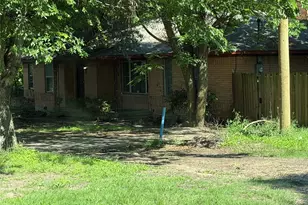 210 W Bear Creek Rd, Glenn Heights, TX 75154 - Photo 2