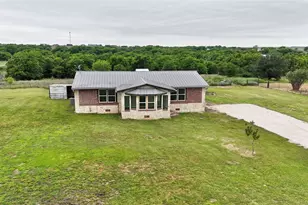 9717 Limestone Ct, Joshua, TX 76058 - Photo 2