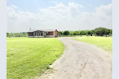 9717 Limestone Court, Joshua, TX 76058 - Photo 4