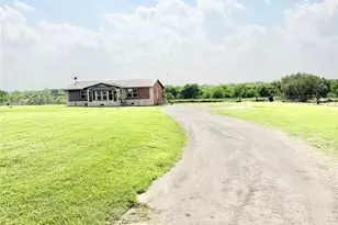 9717 Limestone Ct, Joshua, TX 76058 - Photo 4