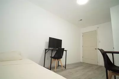 917 W Felix Street, Fort Worth, TX 76115 - Photo 20