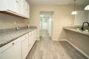 917 W Felix St, Fort Worth, TX 76115 - Photo 8