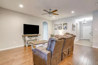 811 Carmen Ana Avenue, Grandview, TX 76050 - Photo 8