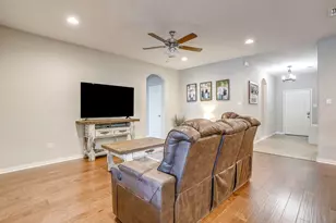 811 Carmen Ana Ave, Grandview, TX 76050 - Photo 8
