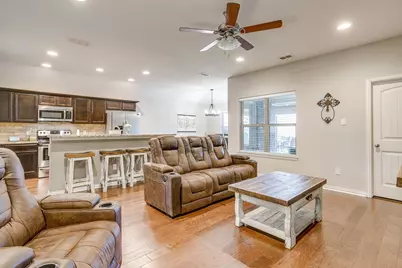 811 Carmen Ana Avenue, Grandview, TX 76050 - Photo 10