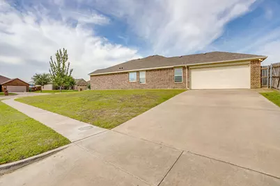 811 Carmen Ana Avenue, Grandview, TX 76050 - Photo 4