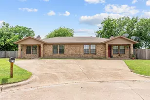 208 Lanham Ct, White Settlement, TX 76108 - Photo 1