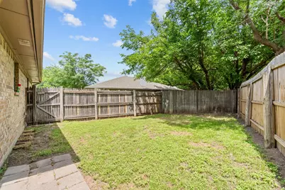 208 Lanham Court, White Settlement, TX 76108 - Photo 18