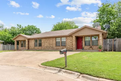208 Lanham Court, White Settlement, TX 76108 - Photo 2