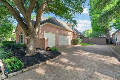 210 Highland Oaks Circle, Southlake, TX 76092 - Photo 2