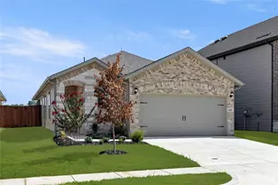 1641 Mdw Crst Dr, Aubrey, TX 76227 - Photo 2