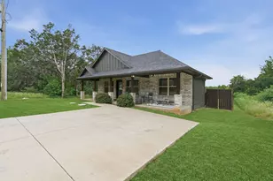 2926 Paluxy Trail, Granbury, TX 76048 - Photo 2