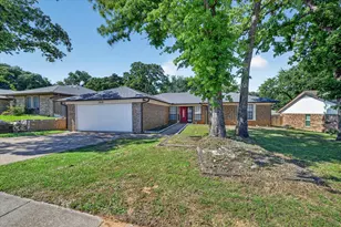 5619 Waterview Dr, Arlington, TX 76016 - Photo 2