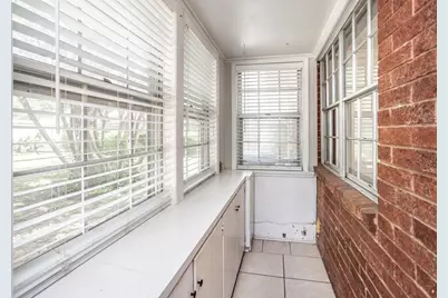 215 E Tennie Street, Gainesville, TX 76240 - Photo 30