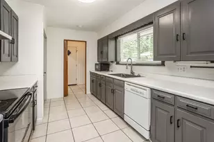 215 E Tennie St, Gainesville, TX 76240 - Photo 14