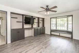 215 E Tennie St, Gainesville, TX 76240 - Photo 8