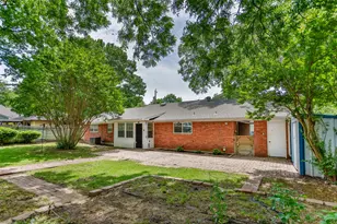 215 E Tennie St, Gainesville, TX 76240 - Photo 38