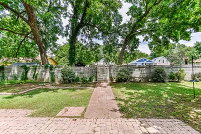 215 E Tennie Street, Gainesville, TX 76240 - Photo 34