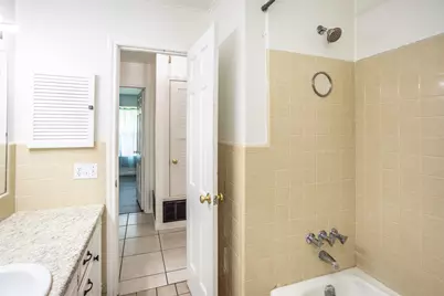 215 E Tennie Street, Gainesville, TX 76240 - Photo 22