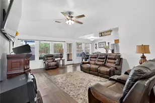 2206 Lapsley St, Dallas, TX 75212 - Photo 4