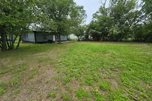 806 S Rusk Ave, Cameron, TX 76520 - Photo 12