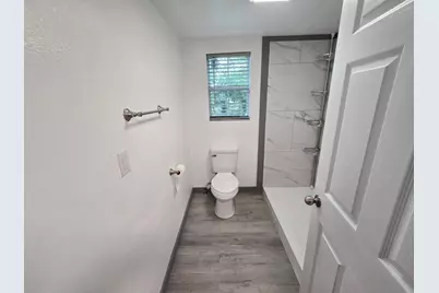 806 S Rusk Avenue, Cameron, TX 76520 - Photo 8