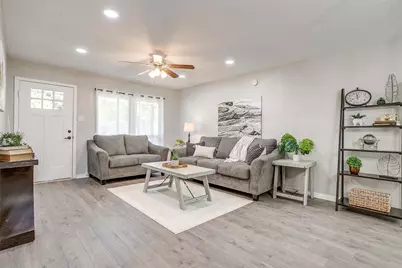 1909 Balla Way, Grand Prairie, TX 75051 - Photo 10
