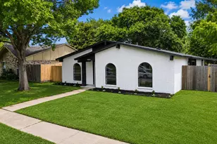 9815 Sophora Cir, Dallas, TX 75249 - Photo 2