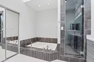 9123 Valley Chapel Ln, Dallas, TX 75220 - Photo 8