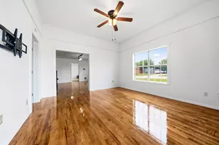 119 Avenue A, Walnut Springs, TX 76690 - Photo 2