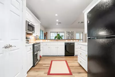 12213 Rolling Oaks Drive, Whitney, TX 76692 - Photo 10