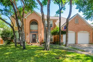 2021 Broadleaf Dr, Arlington, TX 76001 - Photo 1