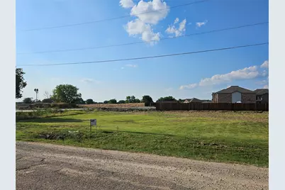 512 W Cedar Street, Gunter, TX 75058 - Photo 2