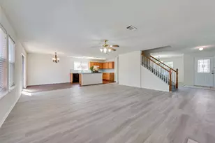2108 Silver Leaf Dr, Mesquite, TX 75181 - Photo 2