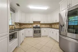 813 Beacon Hill Dr, Irving, TX 75061 - Photo 6
